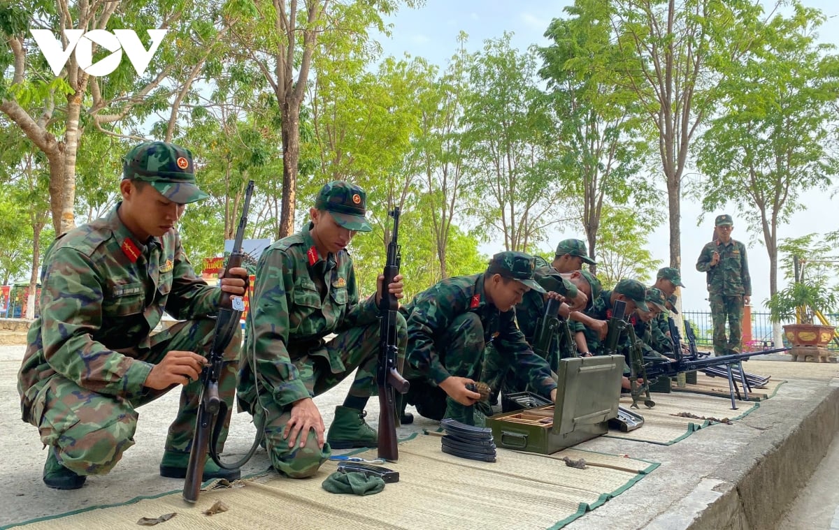 nhung dai doi bo binh thep tren bien gioi Dak lak hinh anh 1