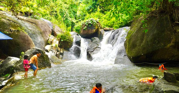 Ennuyé de la plage, changez d'air avec le ruisseau Da, la montagne Dinh