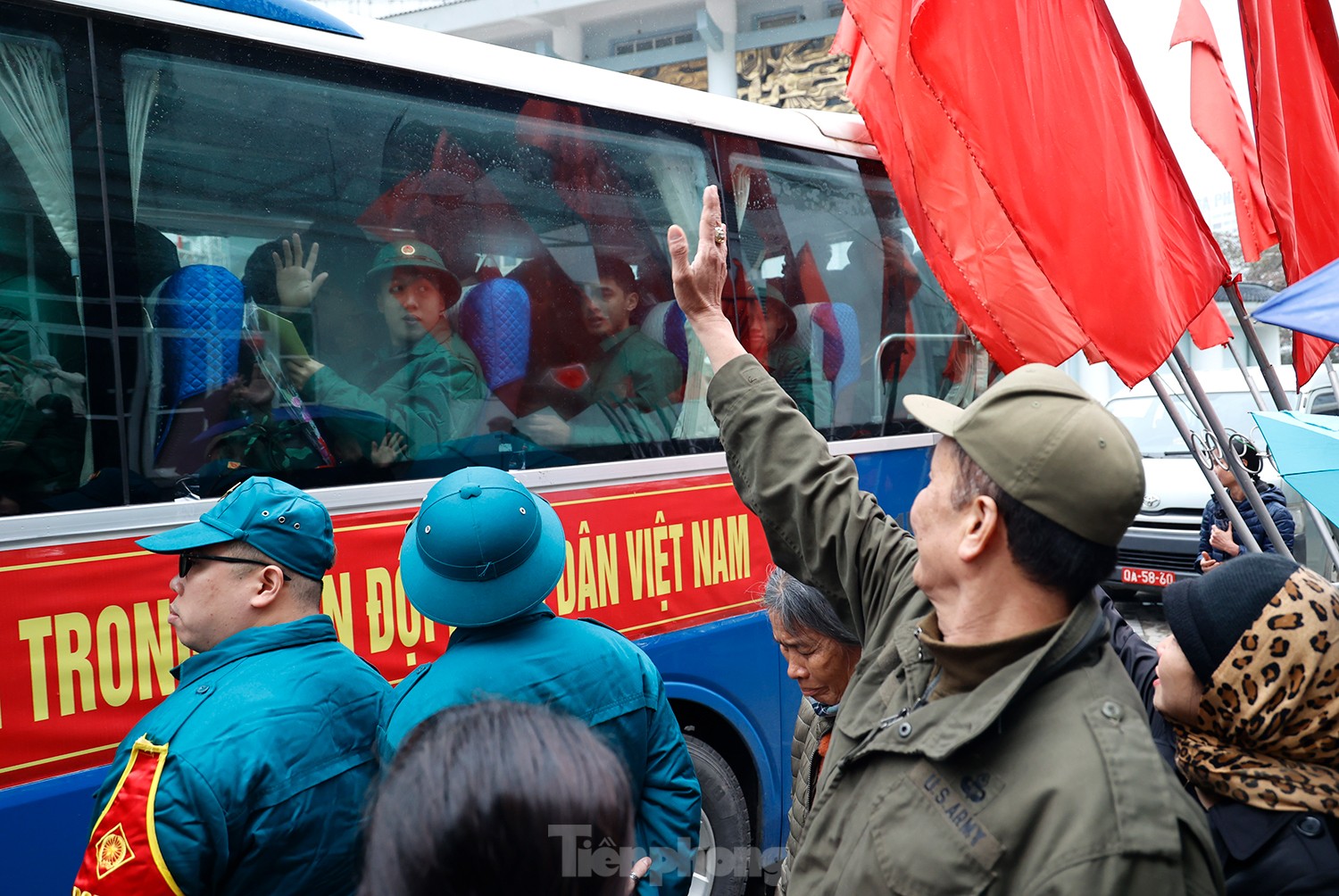 เยาวชนฮานอยมีความสุขที่ได้ออกไปเกณฑ์ทหาร ภาพที่ 16