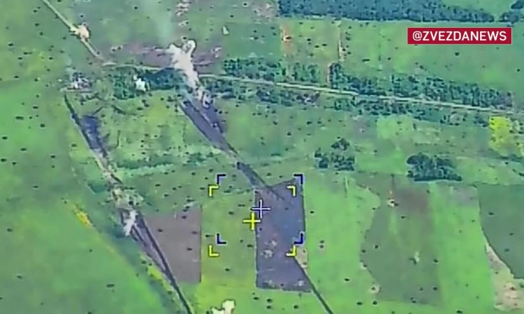 ロシアはウクライナの装甲車両10台を破壊した砲撃のビデオを公開した