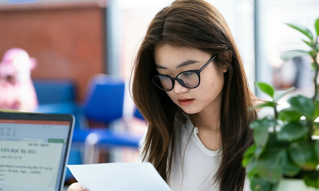 Les écoles annoncent les résultats de référence des relevés de notes académiques en avril 2024