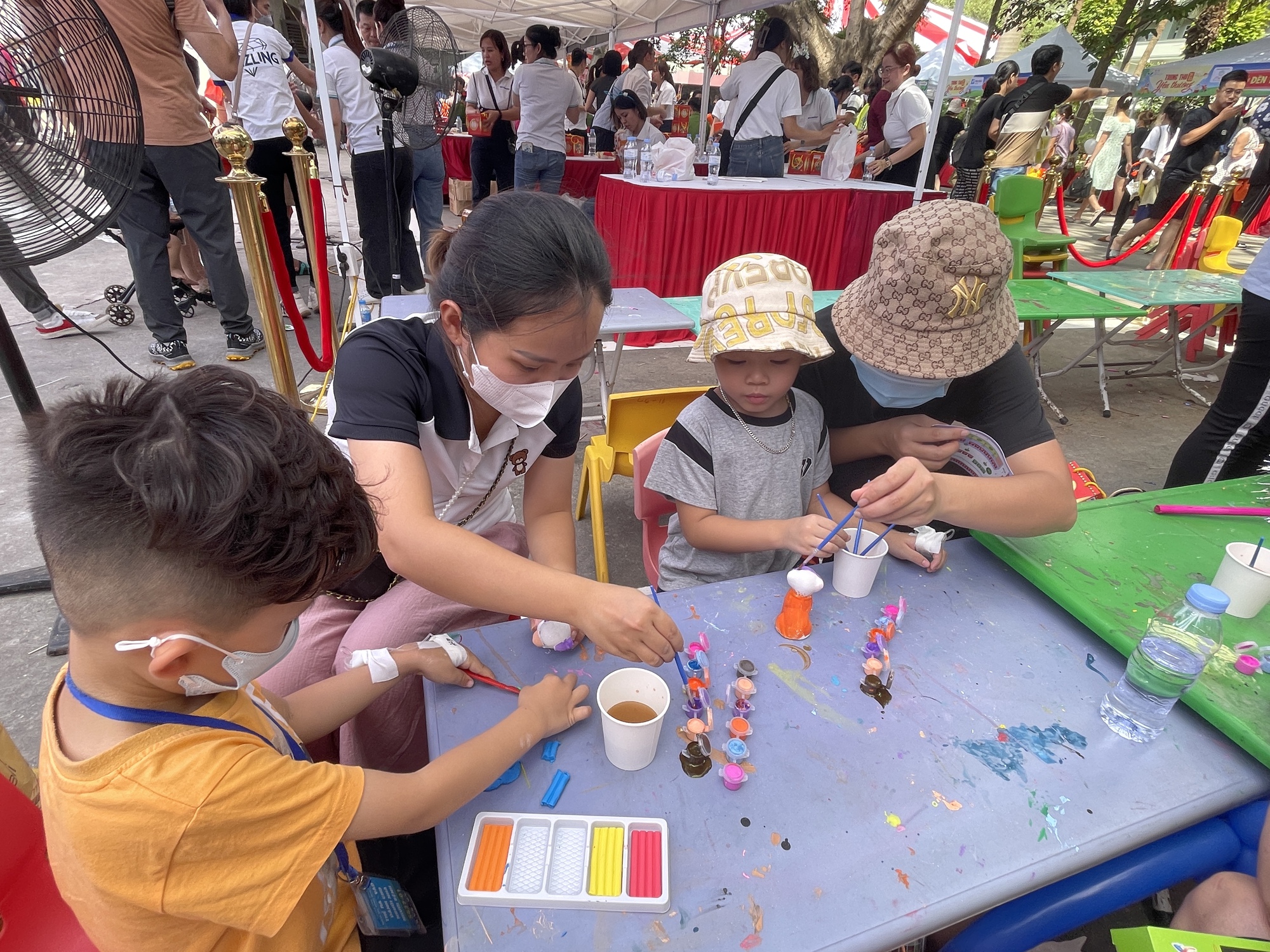 2.200 bệnh nhi đón Trung thu yêu thương - Ảnh 7.