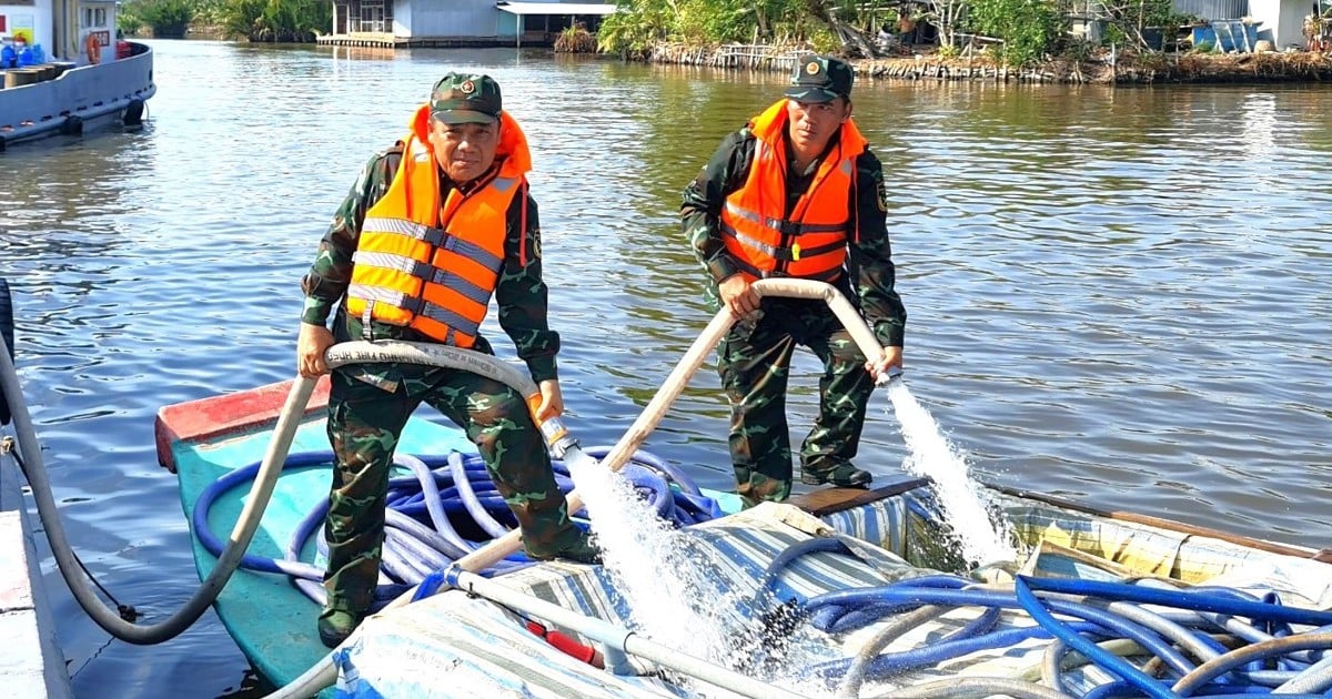 The army's beautiful gesture towards the people in the drought and salinity area of ​​Ca Mau