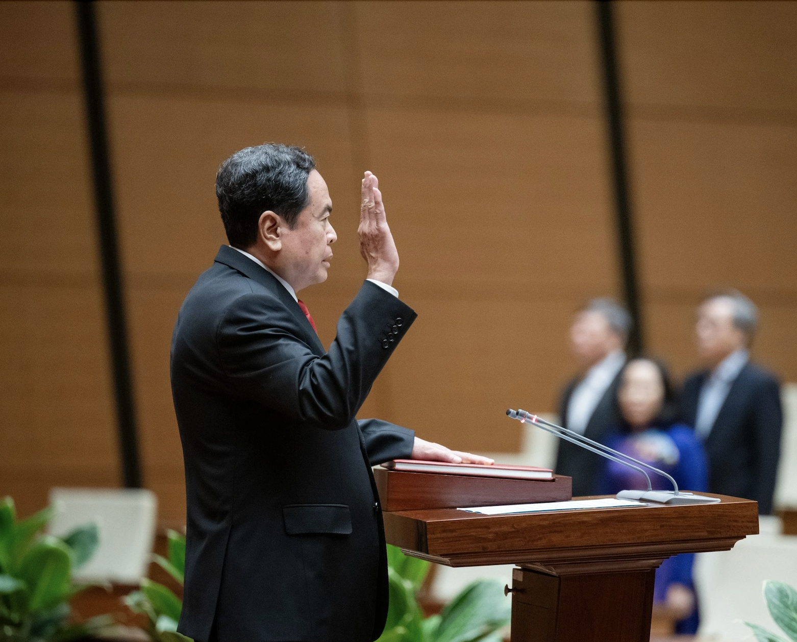 Imagen de la ceremonia de juramento del nuevo presidente de la Asamblea Nacional, Tran Thanh Man