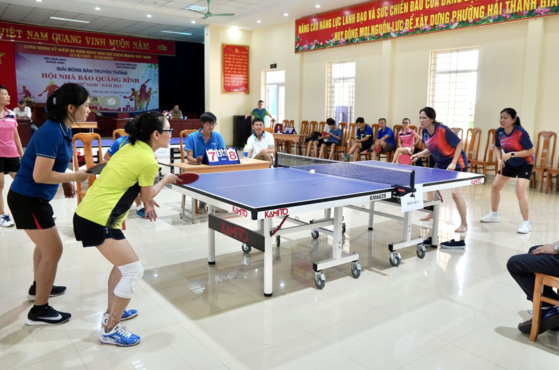 24 athletes compete in the 23rd Quang Binh Province Newspaper Association Media Football Tournament photo 2