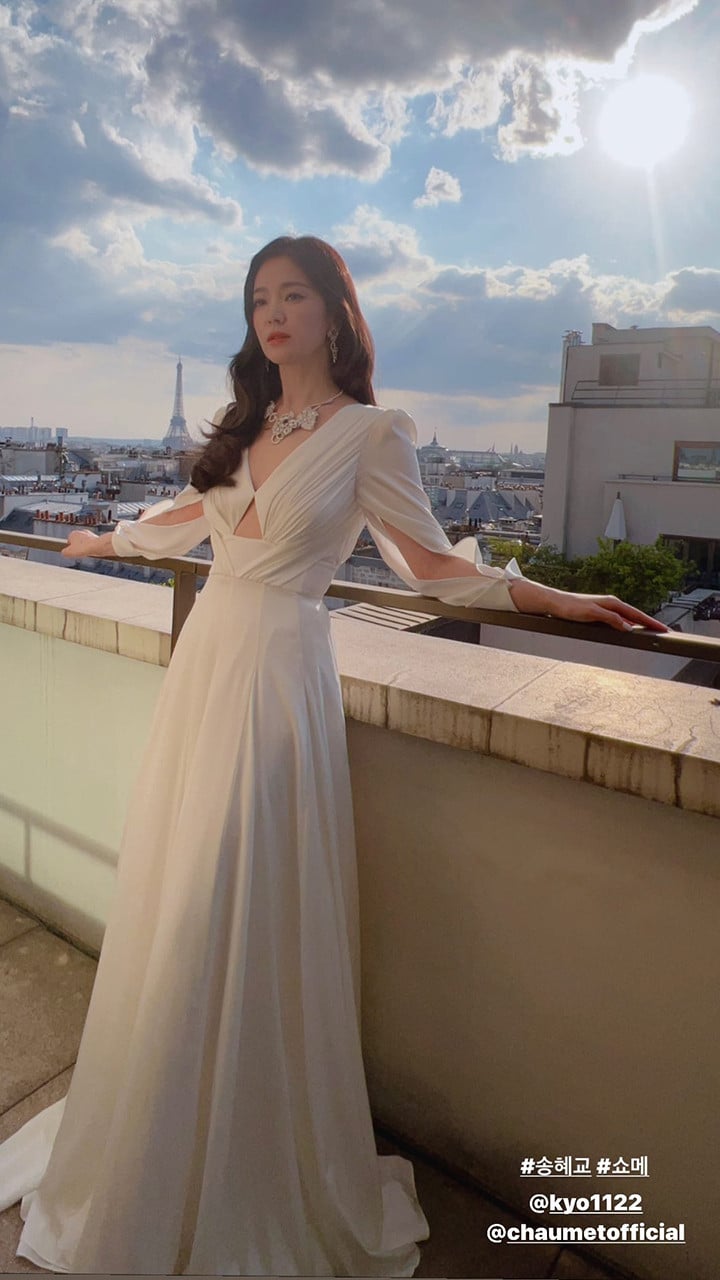Nhan sắc rạng ngời, trẻ trung của Song Hye-kyo - Ảnh 4.