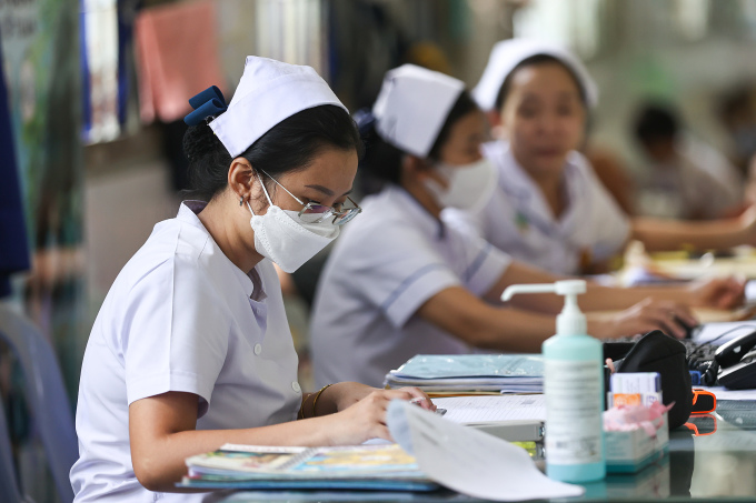 Personal médico del Hospital Infantil 2, Distrito 1, Ciudad Ho Chi Minh, julio de 2023. Foto: Quynh Tran