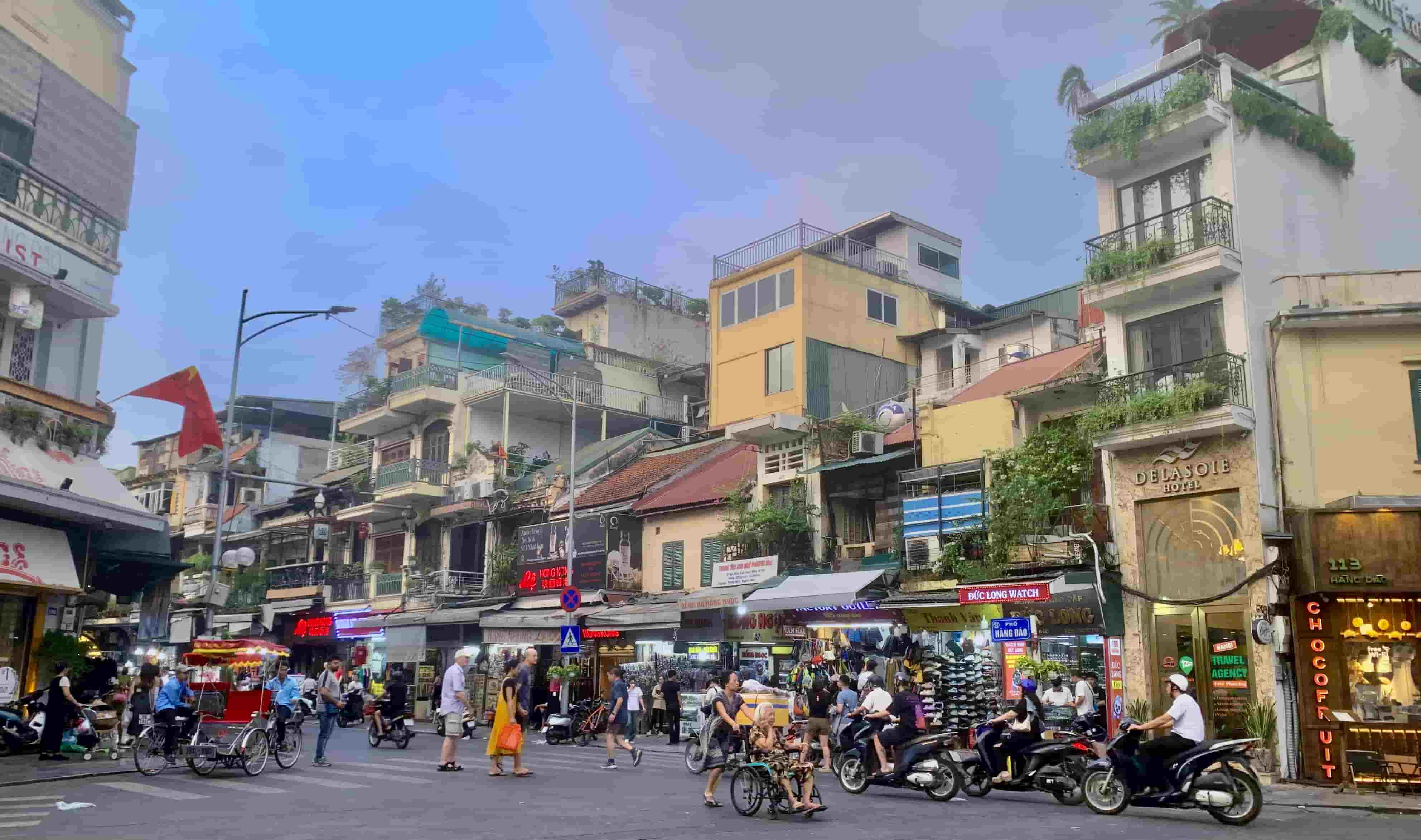 Where has the highest land price in Hanoi?