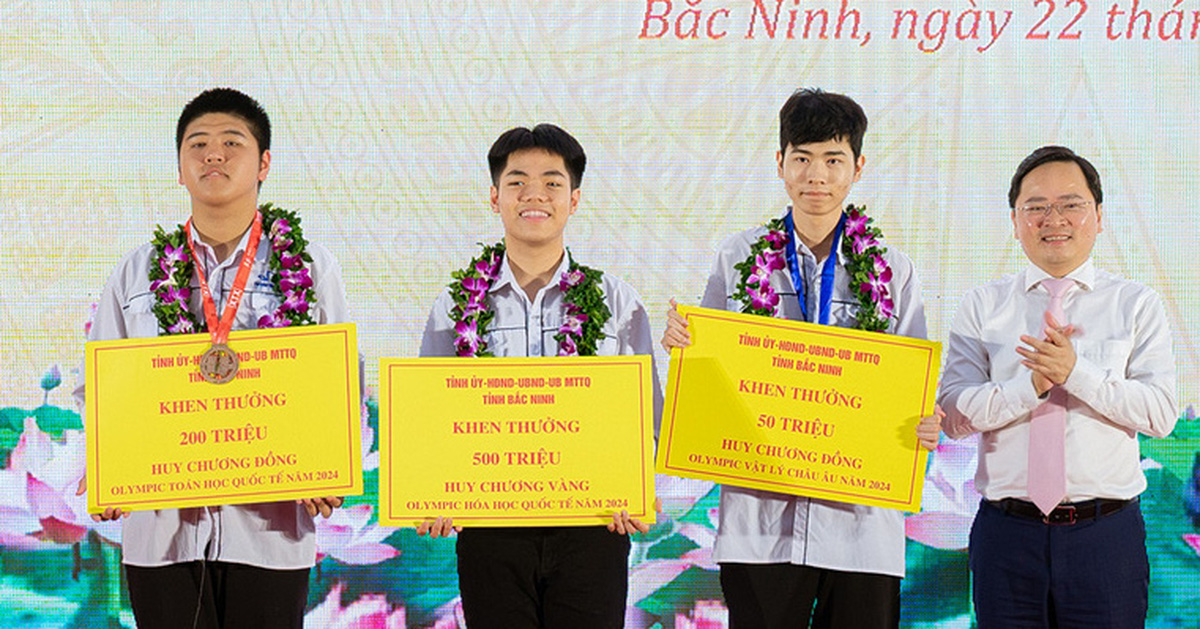 Bac Ninh recompensa con casi 5.200 millones de VND a estudiantes y profesores destacados