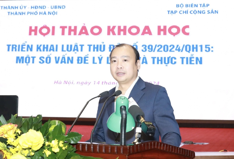 PGS.TS Lê Hải Bình - Ủy viên dự khuyết Trung ương Đảng, Tổng Biên tập Tạp chí Cộng sản phát biểu đề dẫn hội thảo