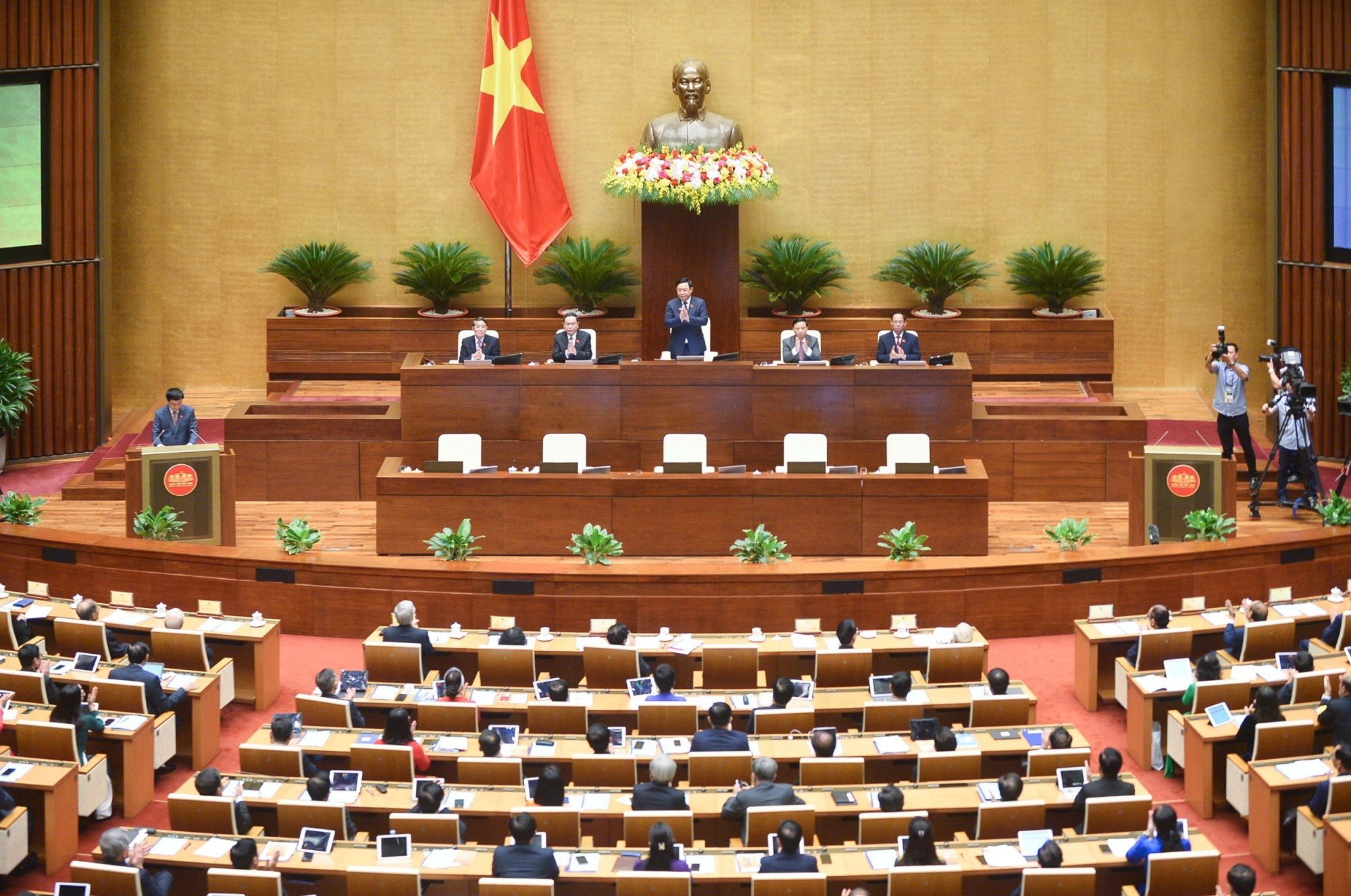 L'Assemblée nationale rend compte de la mise en œuvre des mesures d'épargne et de lutte contre la corruption en 2022, photo 1