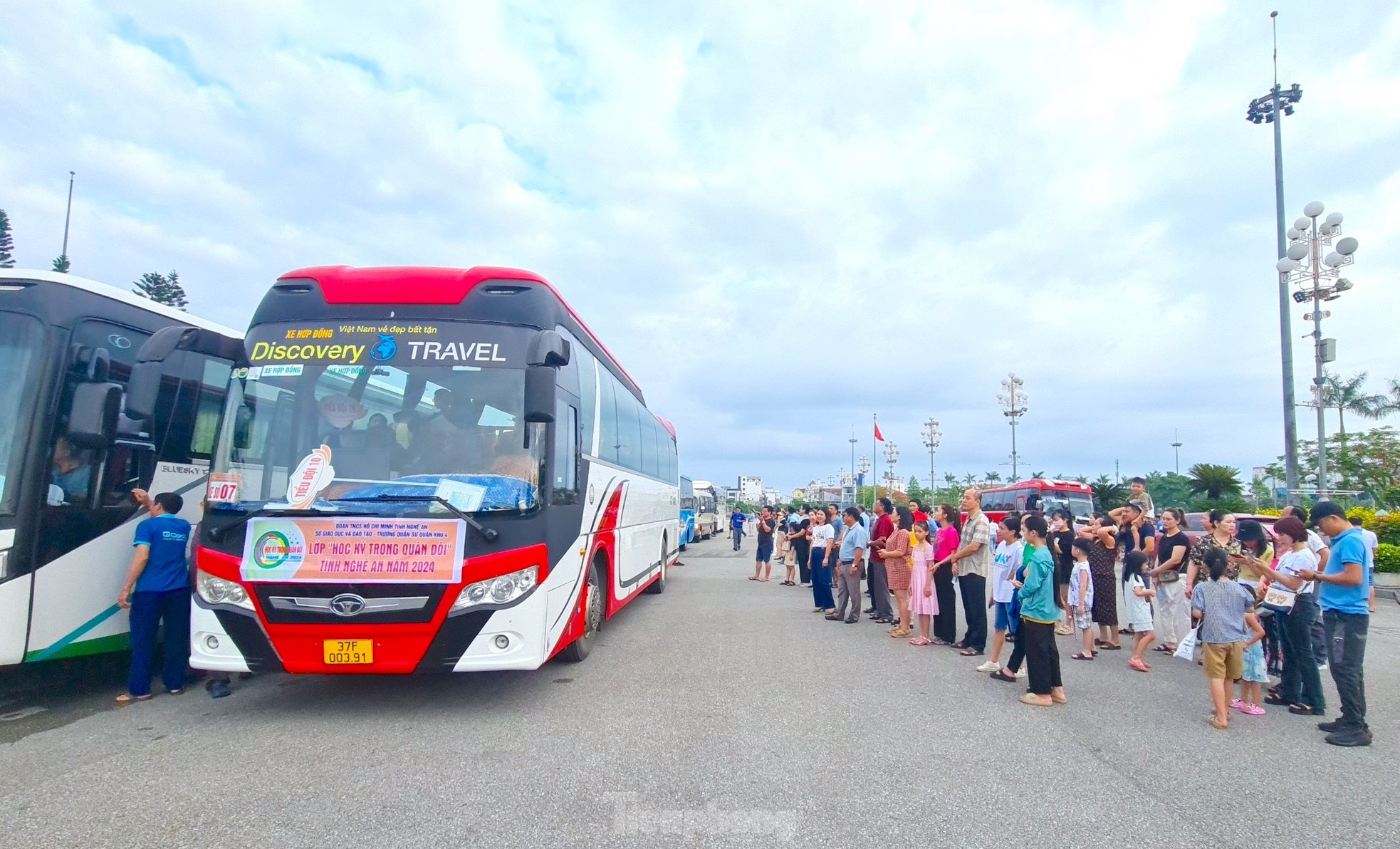 Chiến sĩ nhí Nghệ An phấn khởi bước vào khóa huấn luyện Học kỳ trong quân đội ảnh 9