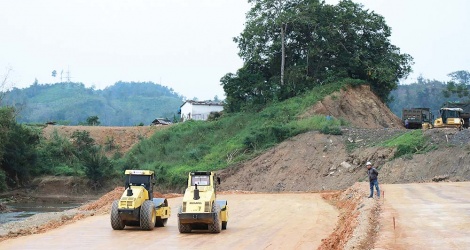 Major transport projects "eat up" every meter of land