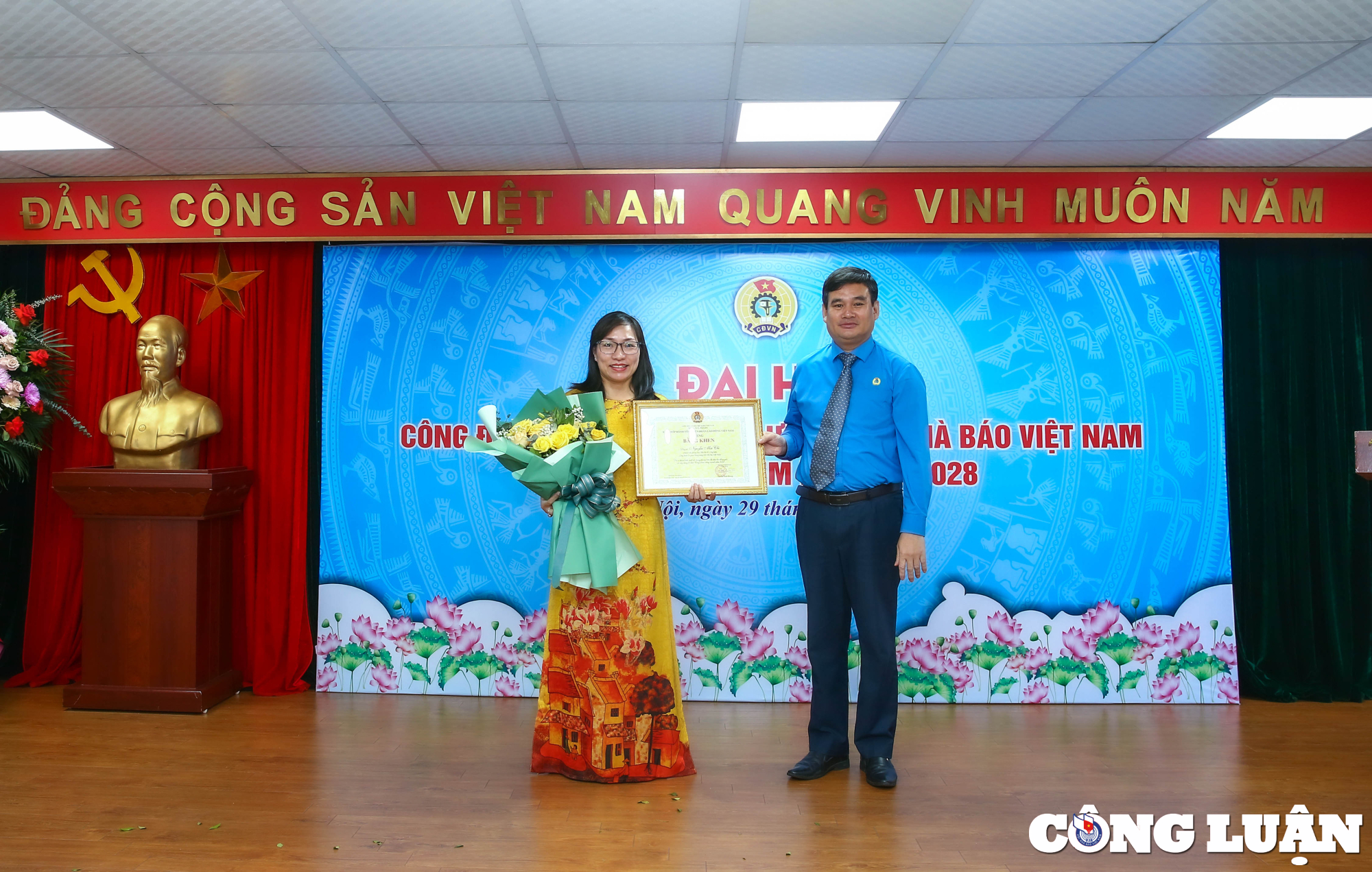 Mr. Le Tran Nguyen Huy was elected as Chairman of the Central Committee of the Vietnam Journalists Association for the 2023-2028 term, photo 12