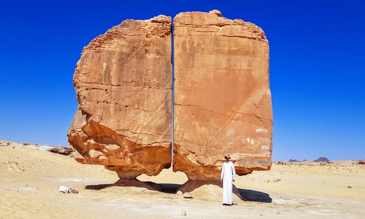 Erklärung des seltsamen geraden Schnitts eines 4.000 Jahre alten Steins