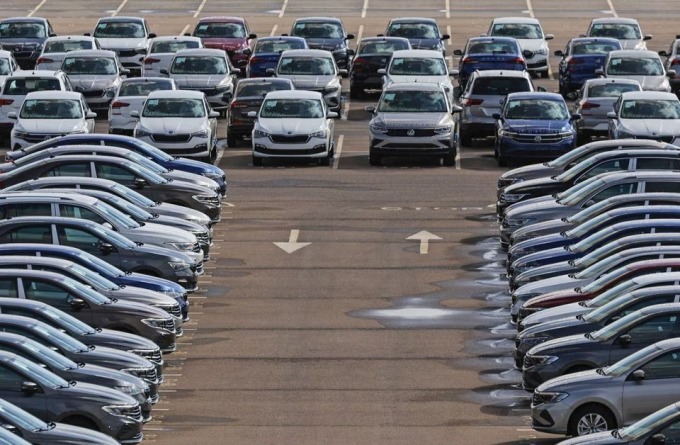 รถยนต์ใหม่ในโรงงาน Volkswagen ในเมืองคาลูกา (รัสเซีย) ในเดือนมีนาคม 2022 ภาพ: Reuters