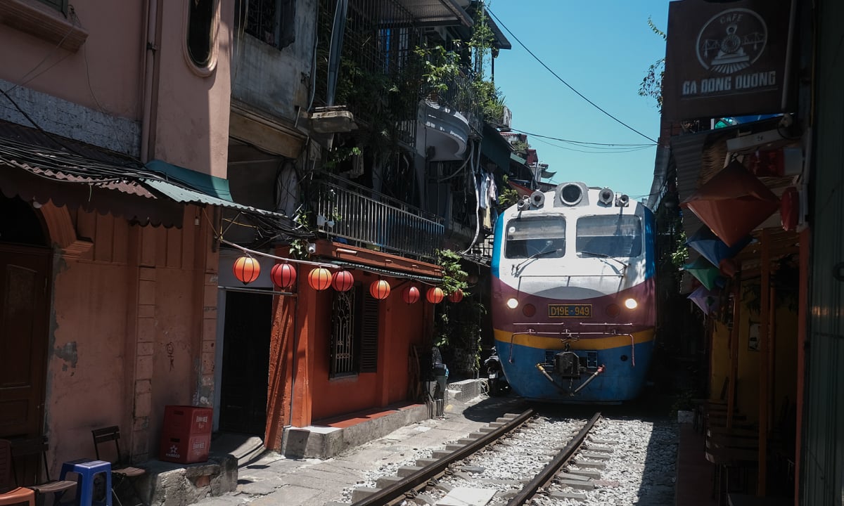 Phường Hàng Bông lên tiếng về phố cà phê đường tàu