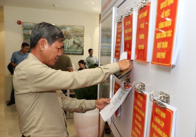 Le secrétaire d'Hô-Chi-Minh-Ville, Nguyen Van Nen, assiste à la cérémonie d'annonce de la nouvelle zone urbaine de la ville de Thu Duc, photo 5