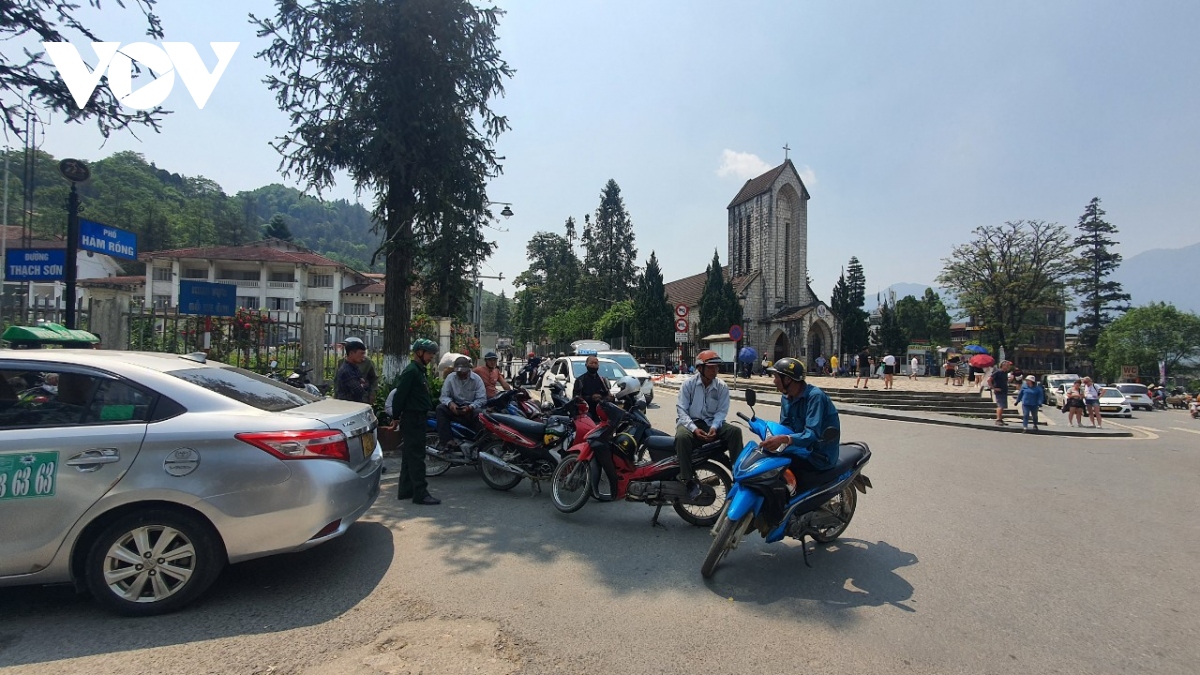 nghich ly, du manh me kich cau, sa pa van diu hiu khach dip nghi le 30 4 hinh anh 1