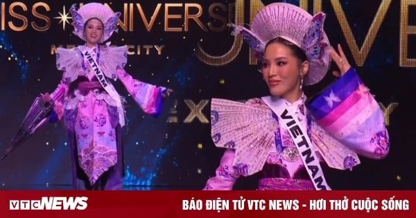 Ky Duyen creates impressive effect when performing national costume at Miss Universe