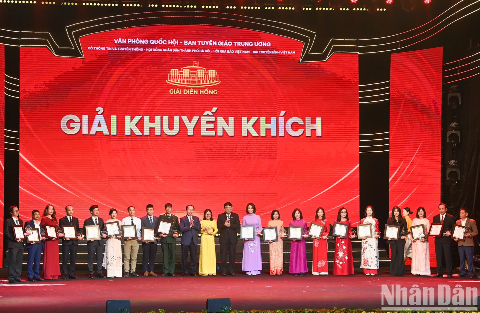 [Photo] National Assembly Chairman Tran Thanh Man attends the 3rd Dien Hong Award Ceremony photo 6