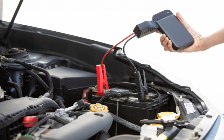So starten Sie ein Auto, wenn die Batterie leer ist, müssen Fahrer beachten - 1