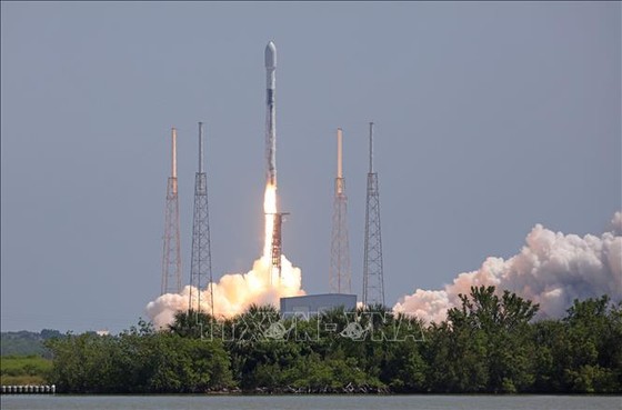 จรวด Falcon 9 ที่บรรทุกดาวเทียม Euclid ทะยานขึ้นจากแท่นปล่อยที่สถานีอวกาศเคปคานาเวอรัล รัฐฟลอริดา สหรัฐอเมริกา เมื่อวันที่ 1 กรกฎาคม พ.ศ. 2566 ภาพ: AFP/VNA