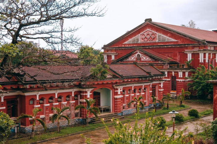 L'Université nationale de Hué possède une beauté majestueuse et tranquille. (Photo : École)