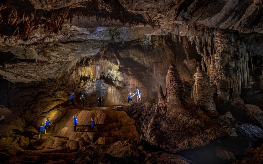 ទេសចរណ៍ផ្សងព្រេងល្អាង គឺជាផលិតផលតែមួយគត់របស់ Phong Nha – Ke Bang ។