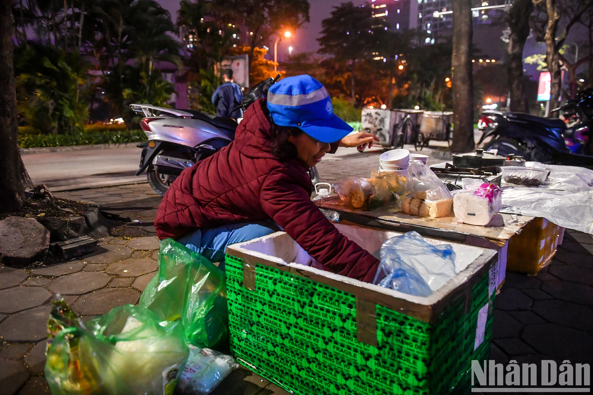 [Photo] Cozy meal to say goodbye to the old year on the sidewalk photo 7