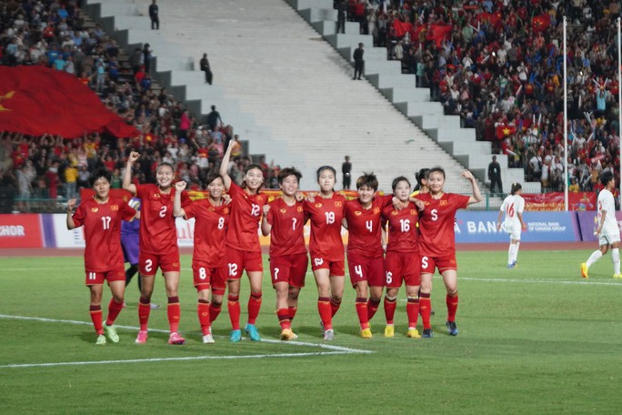 Thể thao Việt Nam nhìn từ SEA Games 32 (*): Bóng đá - hai nửa buồn vui - Ảnh 1.