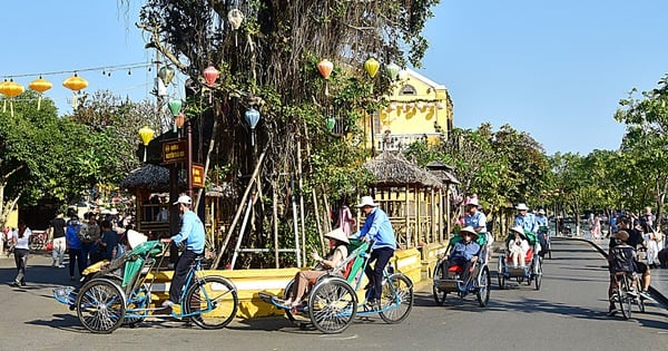 Du lịch Tết xôm tụ: Đi đến đâu cũng 'full phòng', phòng xuống cấp khách cũng nhận