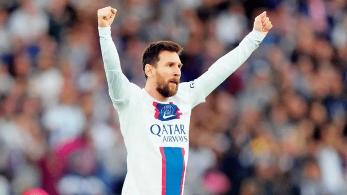 Messi celebrates the final goal for PSG, bringing the Ligue 1 championship one round early on May 27. Photo: LP