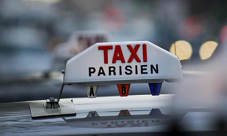 Expérience d'avoir été arnaqué avec un tarif de taxi 6 fois plus cher à Paris