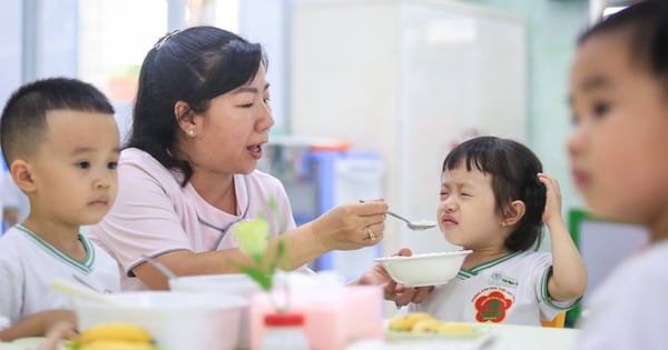 아기 돌보기, 청소, 춤추기, 노래 부르기...