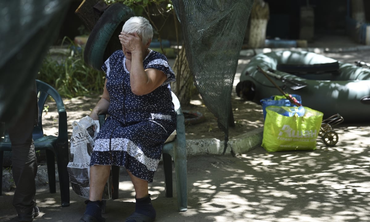 Los habitantes de Kherson regresan a sus hogares tras la rotura de una presa