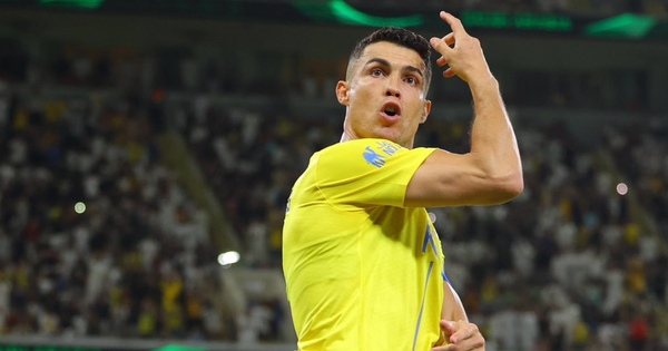 Ronaldo nói gì sau khi giúp Al Nassr chiến thắng, tiết lộ chấn thương của Messi