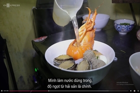 Lobster noodle soup attracts customers in Quy Nhon