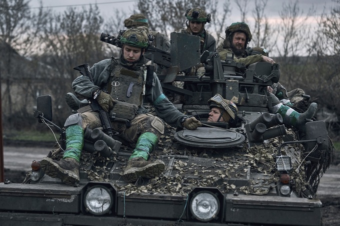 Báo Mỹ: Washington khuyên Ukraine rút khỏi Bakhmut trước vòng vây của Nga - 1