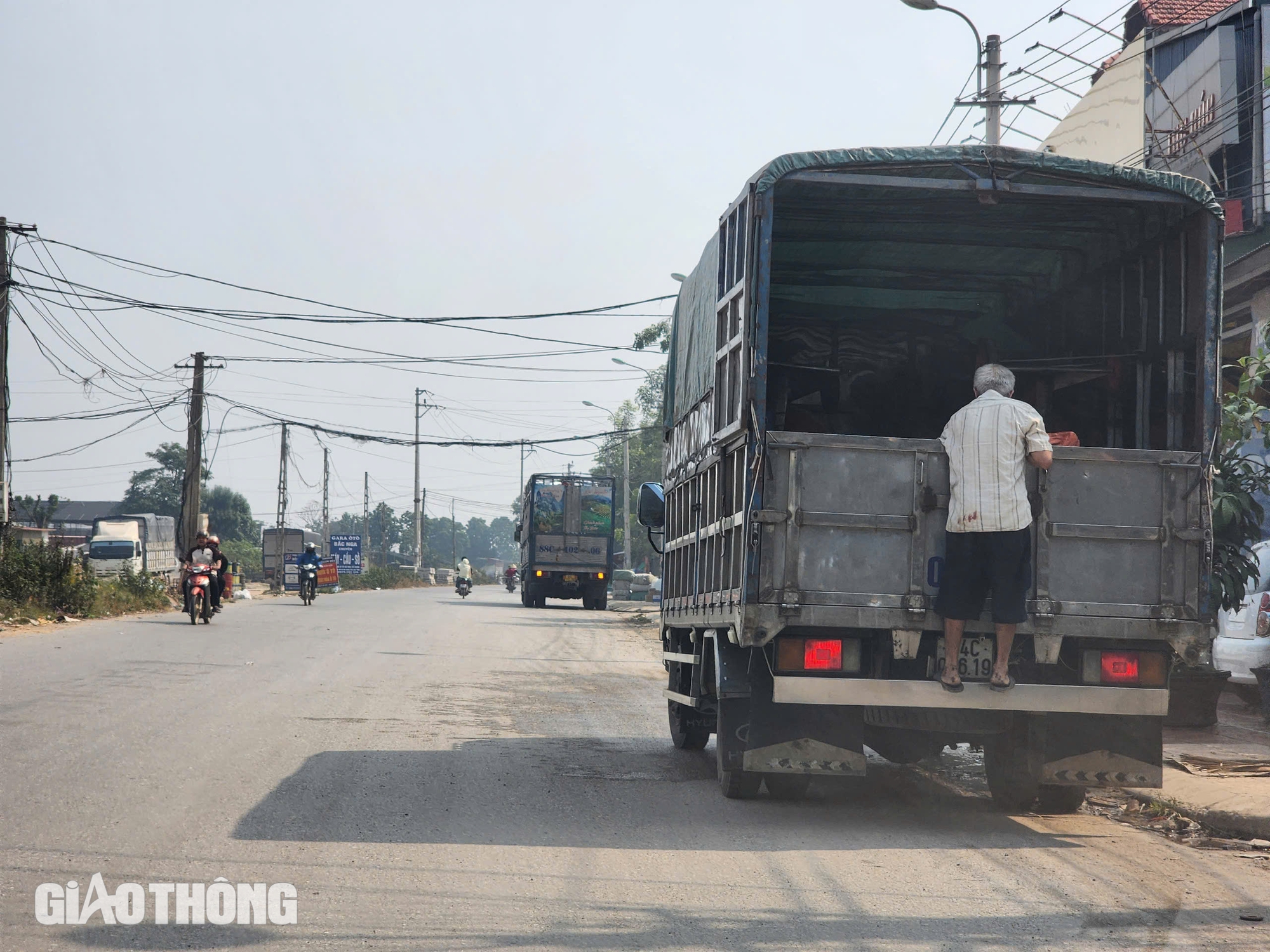 Chủ đầu tư hết vốn, nhà thầu dừng thi công tuyến đường trăm tỷ ở Vĩnh Phúc- Ảnh 4.