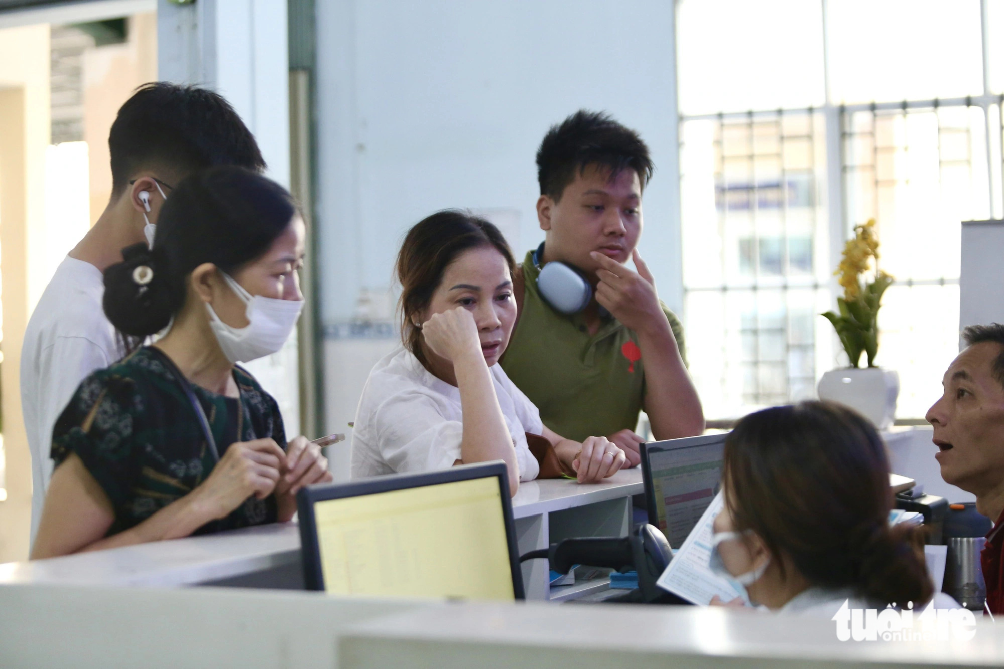 Người dân nhiều độ tuổi đều có mong muốn sớm được tiêm vắc xin phòng ngừa bệnh bạch hầu - Ảnh: TIẾN QUỐC