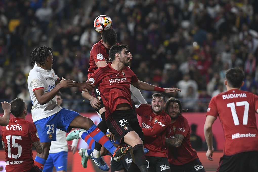 Barcelona chạm trán Real Madrid ở chung kết Siêu Cúp Tây Ban Nha - 1