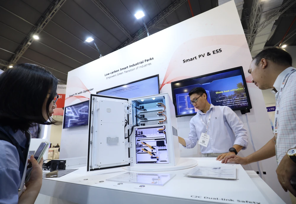 Huawei a présenté une nouvelle solution d'énergie solaire intelligente (SmartPV) lors de l'événement.