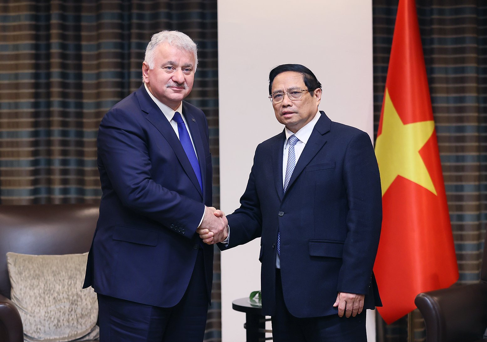 Premierminister verspricht, Bedingungen für die Entwicklung türkischer Unternehmen in Vietnam zu schaffen