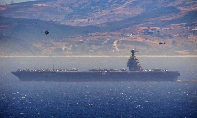 L'USS Gerald R. Ford traverse le détroit de Gibraltar et entre dans la mer Méditerranée le 15 juin. Photo : Twitter/Maritimegraphy