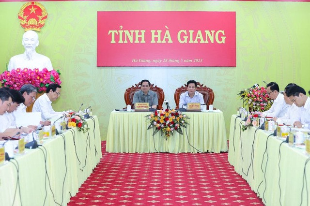 Hà Giang chú trọng đầu tư phát triển kết cấu hạ tầng KTXH, đặc biệt là hạ tầng giao thông - Ảnh 1.