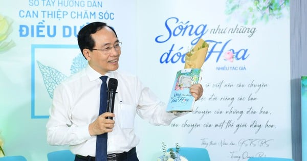 Bệnh viện Đại học Y Dược TP.HCM ra mắt tản văn 'Sống như những đóa hoa'