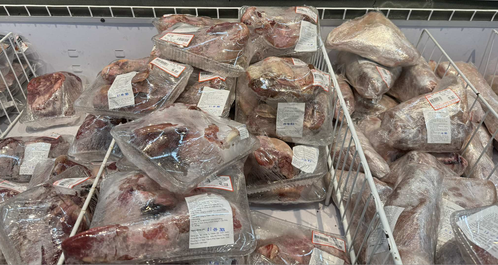 Après avoir dépensé 1,24 milliard de dollars pour importer de la viande, plus de 1 300 tonnes d'infection à Salmonella ont été découvertes