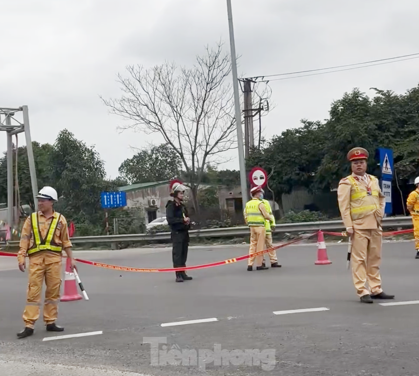 Đóng cao tốc Pháp Vân - Ninh Bình vì ùn tắc kéo dài ảnh 1