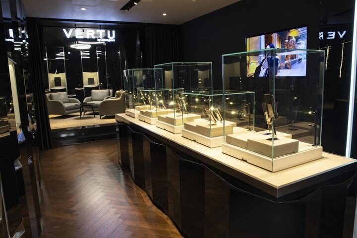 Vertu Vietnam является эксклюзивным дистрибьютором оригинальной продукции Vertu во Вьетнаме.